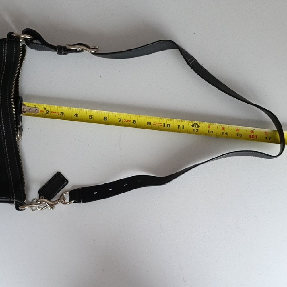 Coach Black Leather Belted Mid-size Crossbody Shoulder Unisex Bag Like New - Picture 12 of 14